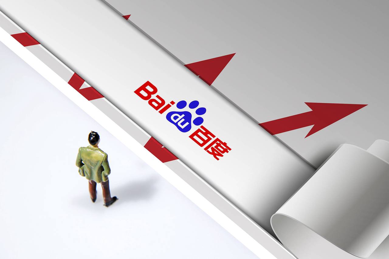 男子没拔充电器客厅东西被烧光